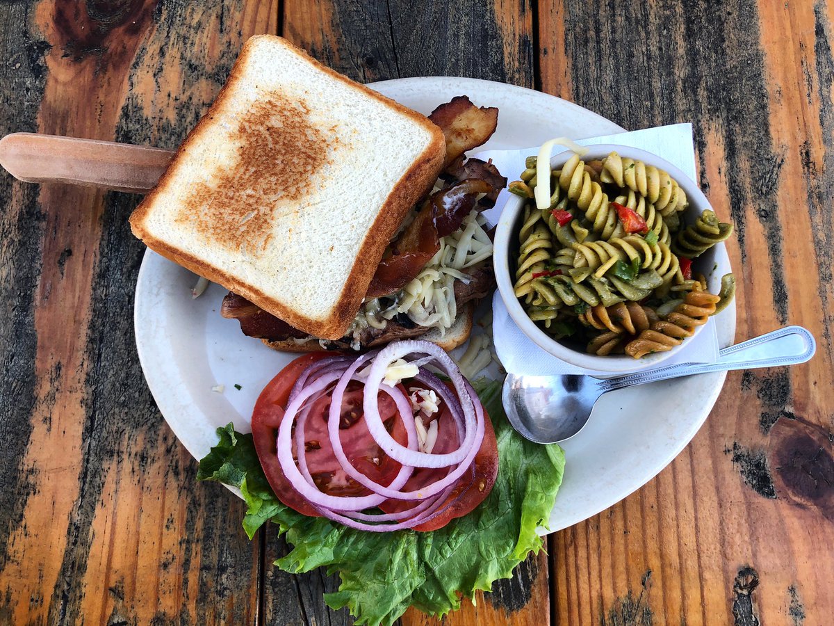 StPetesDancingMarlin tweet media