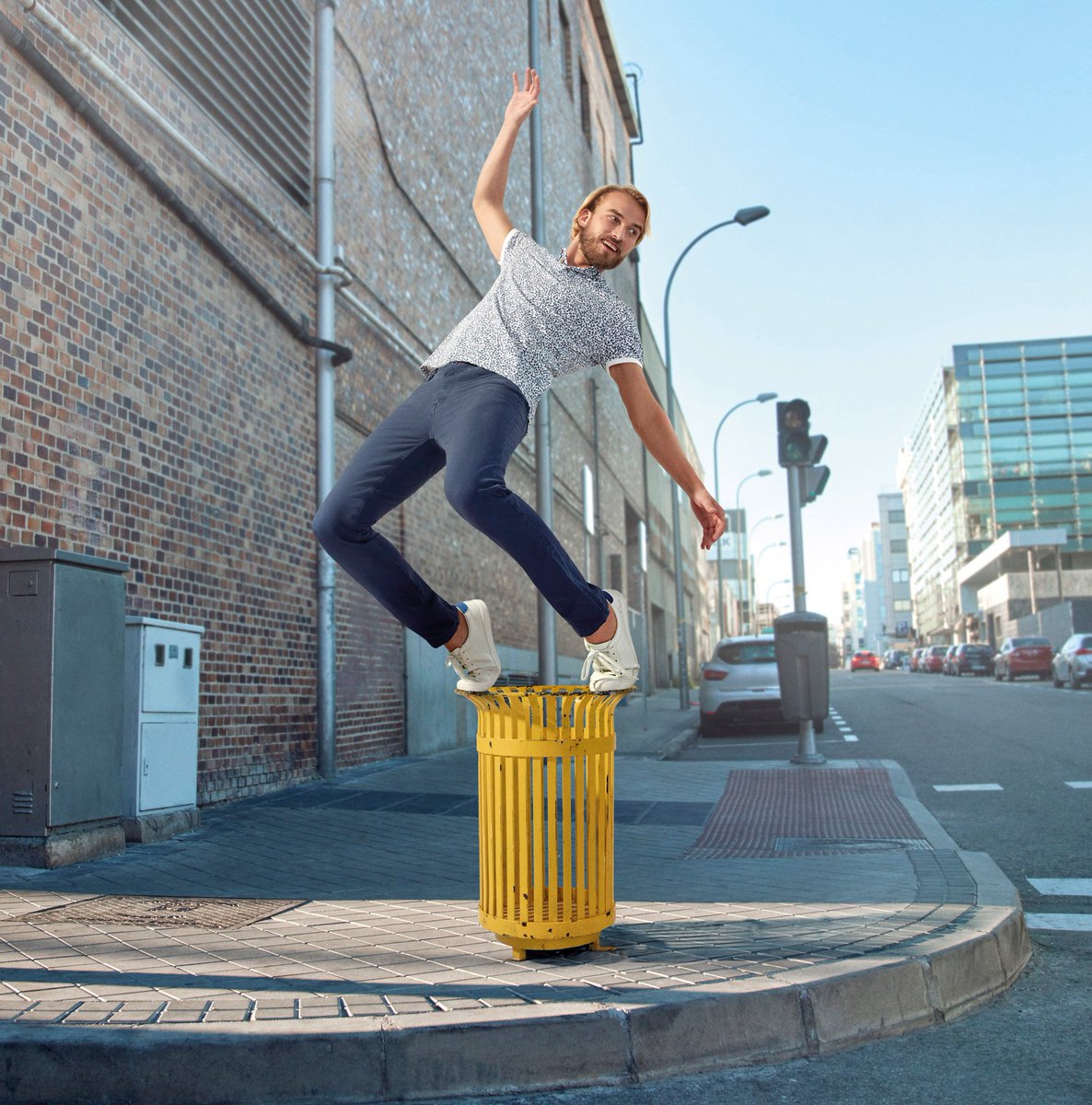springfieldmw's tweet photo. The bi stretch fabric in our new #ZeroGravity jeans and chinos offers you comfort with no limits. https://t.co/BdjunhhH32 #NewDenimCollection https://t.co/lBUExSR3BJ