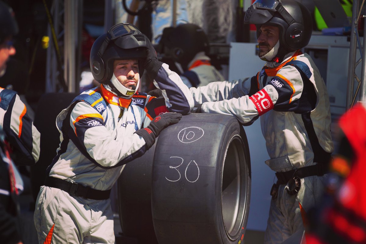 WeatherTechRcwy's tweet photo. Any guesses on what he’s thinking about? 🤔🍕🍝🍗? 

@IntercontGTC | #Cal8H #IntGTC https://t.co/5FiPuqXx3Q