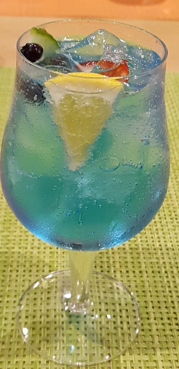Scumezza's tweet photo. Tickle the taste buds with a ginologist citrus gin.
#DineJoziStyle
#HighballCraftBar
#FairwayHotel
#GuvonHotels https://t.co/iYGSkfs5uz
