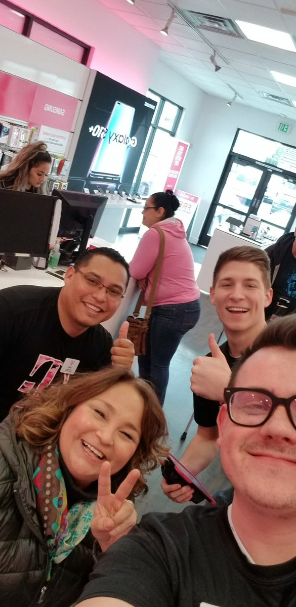 Dfelix01Dina's tweet photo. Store 1389, TMS is on fire! Great P360 training and review of TFB Help Desk. Lots of fun & learning with this crew! :) #smartcrew @richgarwood @stevegbackus @TraceyNielsen99 @captainjohnluke @yangben76 @mobilesourceut https://t.co/YQN03lvolI