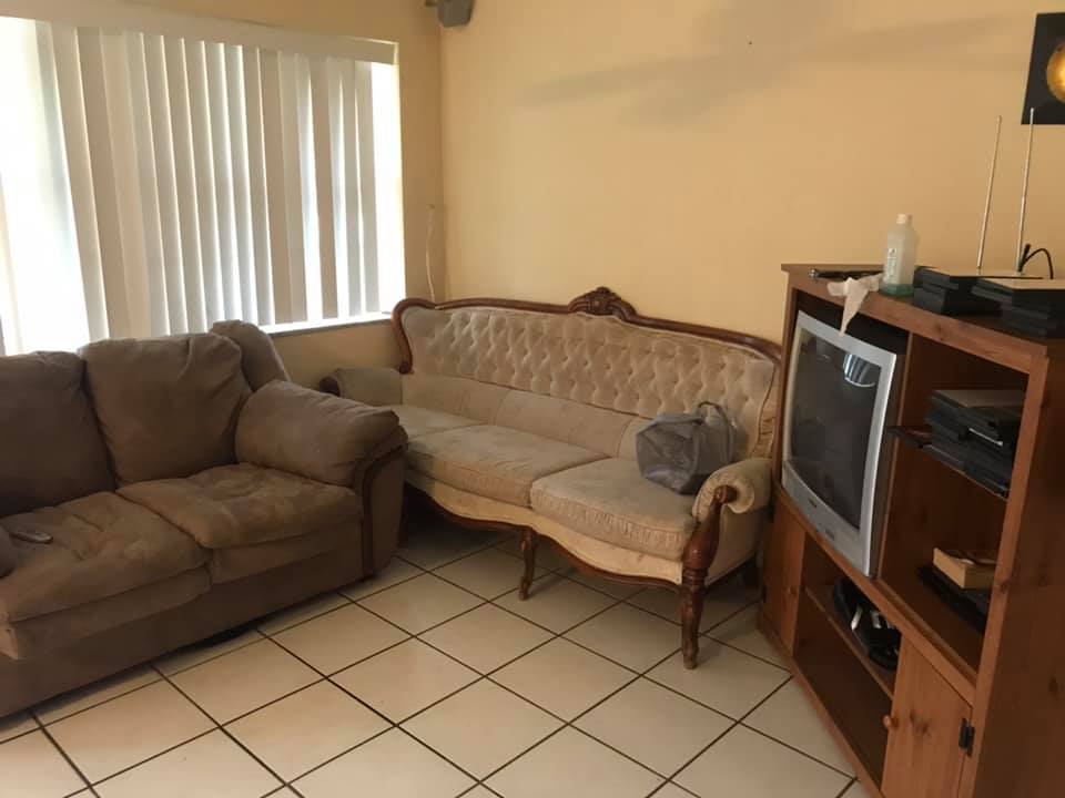 RealEstateJMO's tweet photo. Clean Deltona rehab selling for $99,900. 2nd cheapest active within 2 miles, and a very manageable rehab. Message us today for info! #Deltona #Florida #Realestate #Investment #Equity #Rehab #Fixerupper https://t.co/F9yB01IoIv