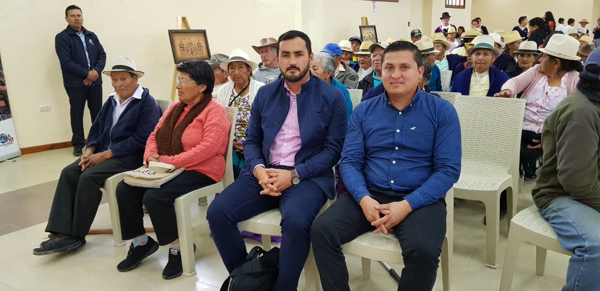 EducacionZ6_Ec's tweet photo. Director Distrital de Nabón-Oña junto a estudiantes, participaron en la sesión solemne por la Declaratoria del Centro Histórico de Oña como Patrimonio del Estado. Este cantón se hace merecedor al título por conservar su arquitectura que armoniza con el paisaje que la rodea. https://t.co/hVPJ18Qb1Y