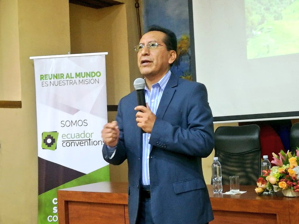 EcuadorMAE's tweet photo. El subsecretario de Patrimonio Natural, @onofa_angel, participa en el IV Congreso Internacional de Medio Ambiente y Desarrollo que se realiza en #Cuenca con la Conferencia Magistral: "Propuesta de modelo de gestión en Áreas Protegidas". https://t.co/NzG8ztO9NY