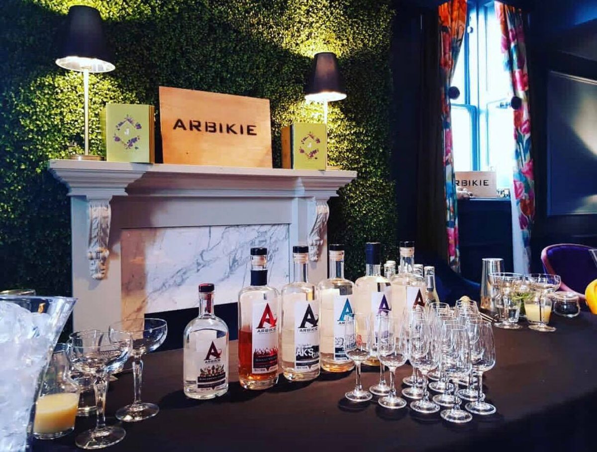 Arbikie's tweet photo. Great to have the team from @JuniperEdin learn all about @Arbikie #fieldtobottle story last night with @ArbikieStevie Keep an eye out for #Arbikie this month at #JuniperEdinburgh as we are #gin of the month & have a tasting there tomorrow @ 5pm, hope to see you there! https://t.co/JD5dwhY25l