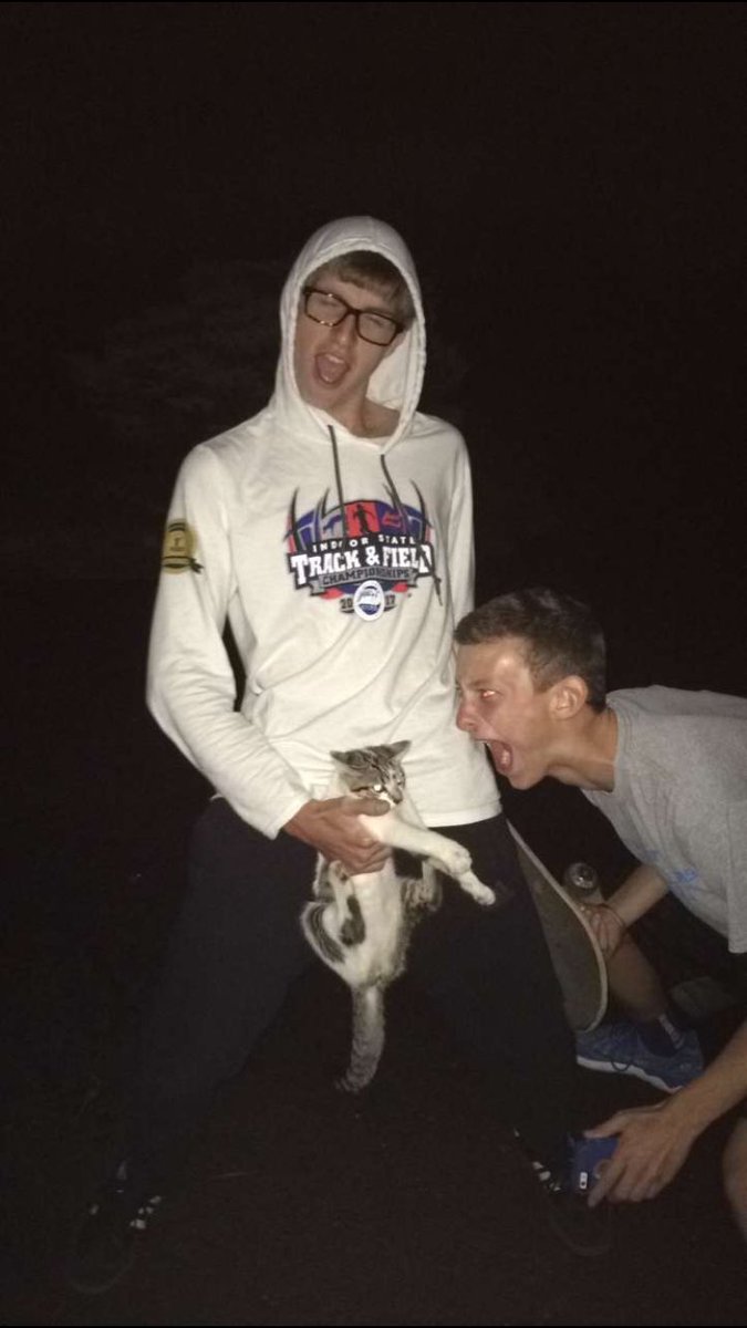 Tanner_Griffin2's tweet photo. Happy Birthday Dumpy! Have a good one in Florida🎉🤟🏻 https://t.co/88FcG1tgwP