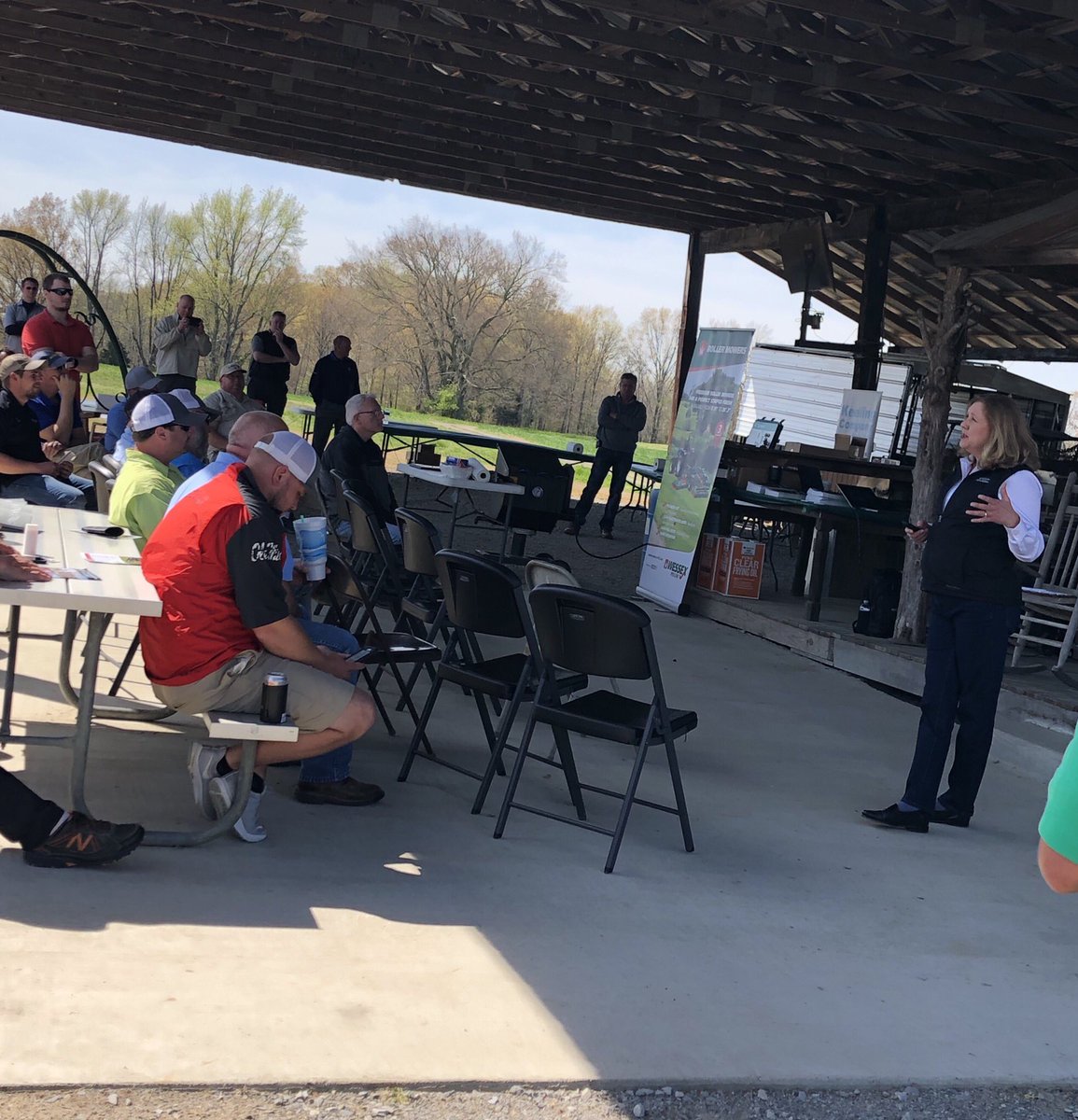 Field Day education with Sandra Burton <a href="/SolarPondHawk/">PondHawk by LINNE Industries</a> in Mississippi! Great weather for a skeet shoot &amp; shrimp boil!Thanks for having us Bubba!  @GreenvilleTurf <a href="/MickieSEvans/">Mickie Evans</a> @VGMClub