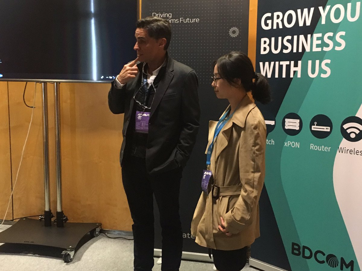 Landashop's tweet photo. Gran expectación con las soluciones #carrierclass de #switching y #FTTH #BDCOM durante el workshop en hoy en #Aslan2019 #landaworkshops https://t.co/VX6Cl5FlAZ