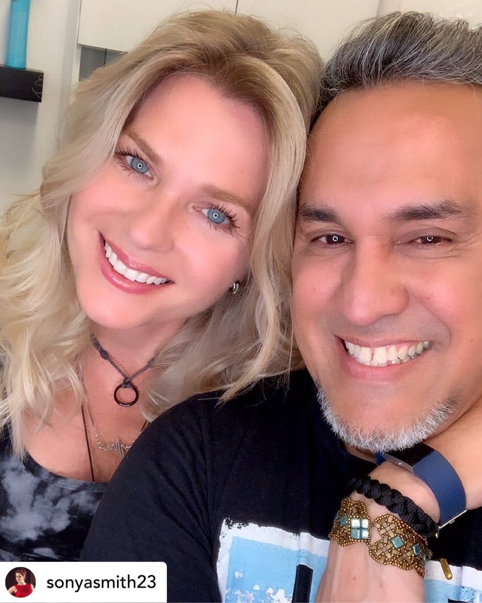 PilaSmithSiempr's tweet photo. P R E C I O S A💜

@Sonya_Smith Feliz día! Espero que estén teniendo un bello miércoles!Gracias @javiermathews por tu talento, inspiración y cariño. Eres un maravilloso ser humano, dedicado, profesional y amigo,Me encantó el hermoso trabajo que realizaste en mi cabello!Gracias!🥰 https://t.co/mGr9Ws8nvH