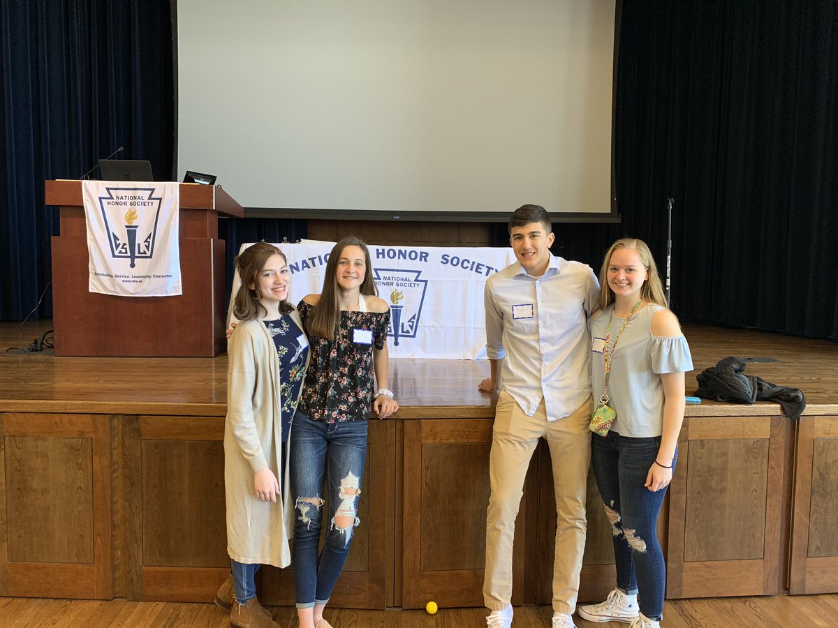 MillburyNHS's tweet photo. 2019-2020 NHS Officers at Holy Cross for spring conference! #newtablecloth https://t.co/PSmKUw4VqO