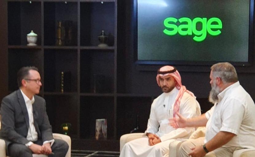 ConstructionEm's tweet photo. Talking success through partnerships with Ali from @dynamic_cloud from the Kingdom of Saudi Arabia #SagePartnerSummit @SagePartners https://t.co/fp7eRVLjGX
