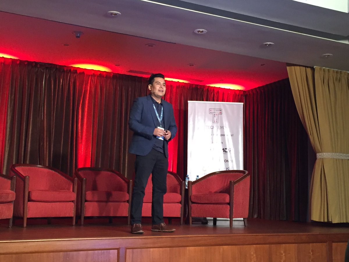 Tecnologia21com's tweet photo. Omar Flores, gerente de investigación en Capital One, expone sobre cuáles son los aspectos éticos en el uso de Inteligencia Artificial. #TechSuyo #TechSuyo2019 #SiliconValley https://t.co/HqooeGRHhc