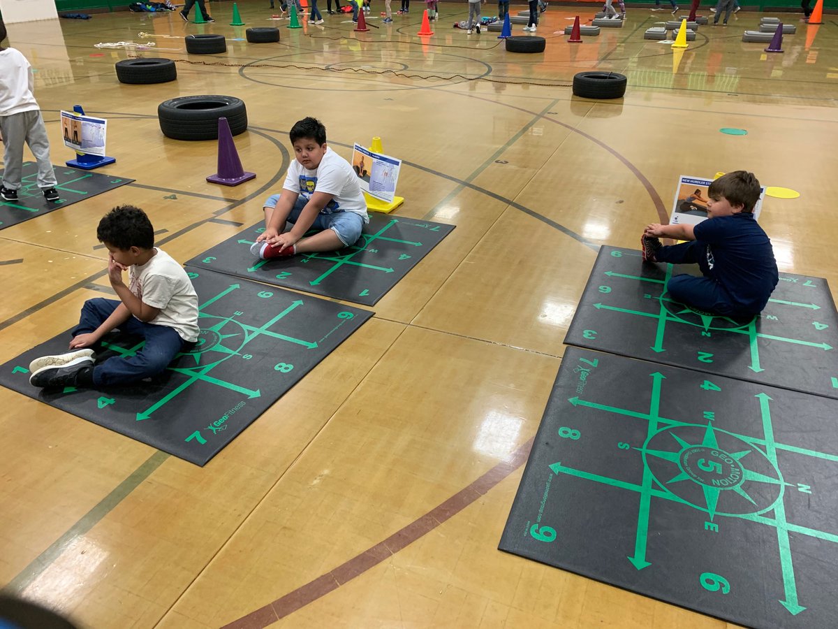 1st graders @ Lynnhaven are VBSTRONG ⁦working on their flexibility ⁦@SheilaVBHPE⁩ ⁦<a href="/LynnhavenES/">Lynnhaven Elementary</a>⁩