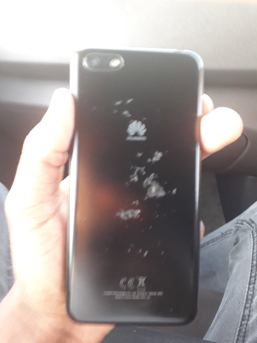 Khumalo___'s tweet photo. Picked up a huawei smartphone in a taxi today.

But you'll have to unlock it in front me 

Nangolo || 0813329064

Please retweet https://t.co/jNXdjoxien