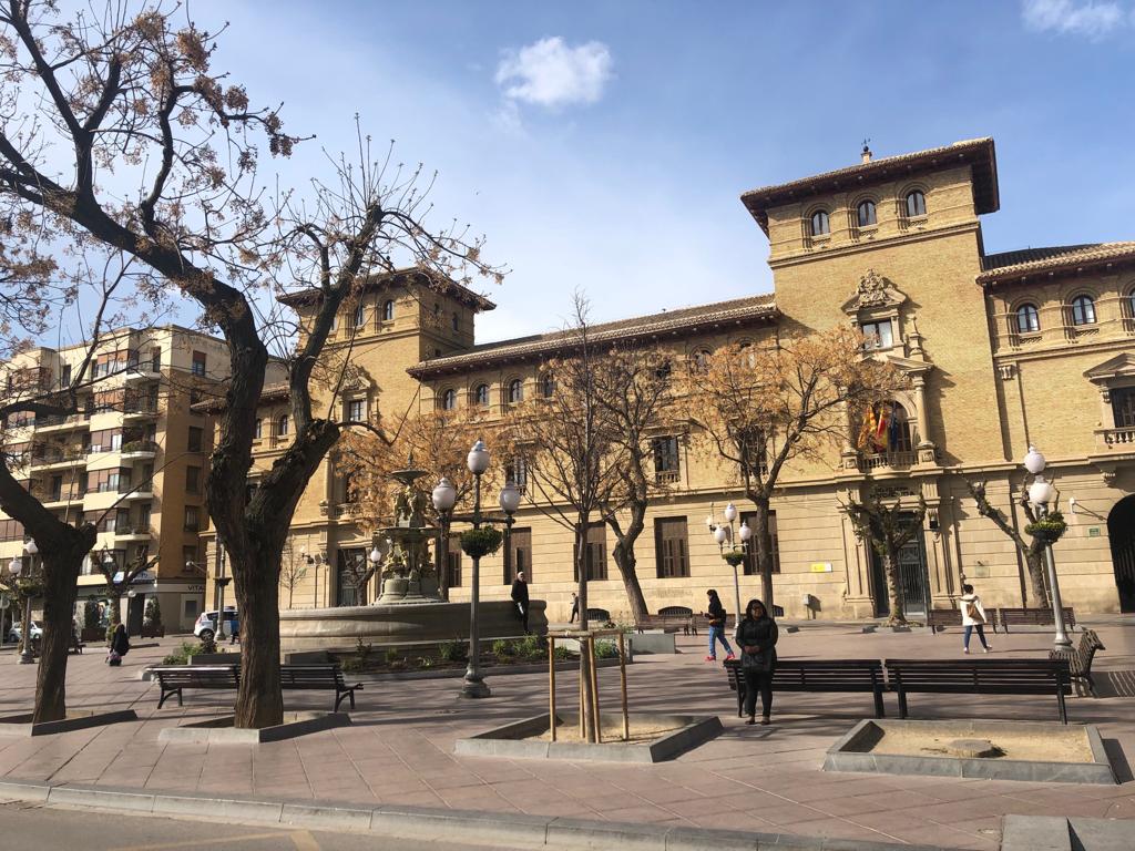 tsf_podcast's tweet photo. This is Huesca, Aragón. City of 50,000 people. Currently enjoying its first season in the Primera. Celta Vigo are in town tonight... #tsfpAtTheGames https://t.co/1ovcaBwZum