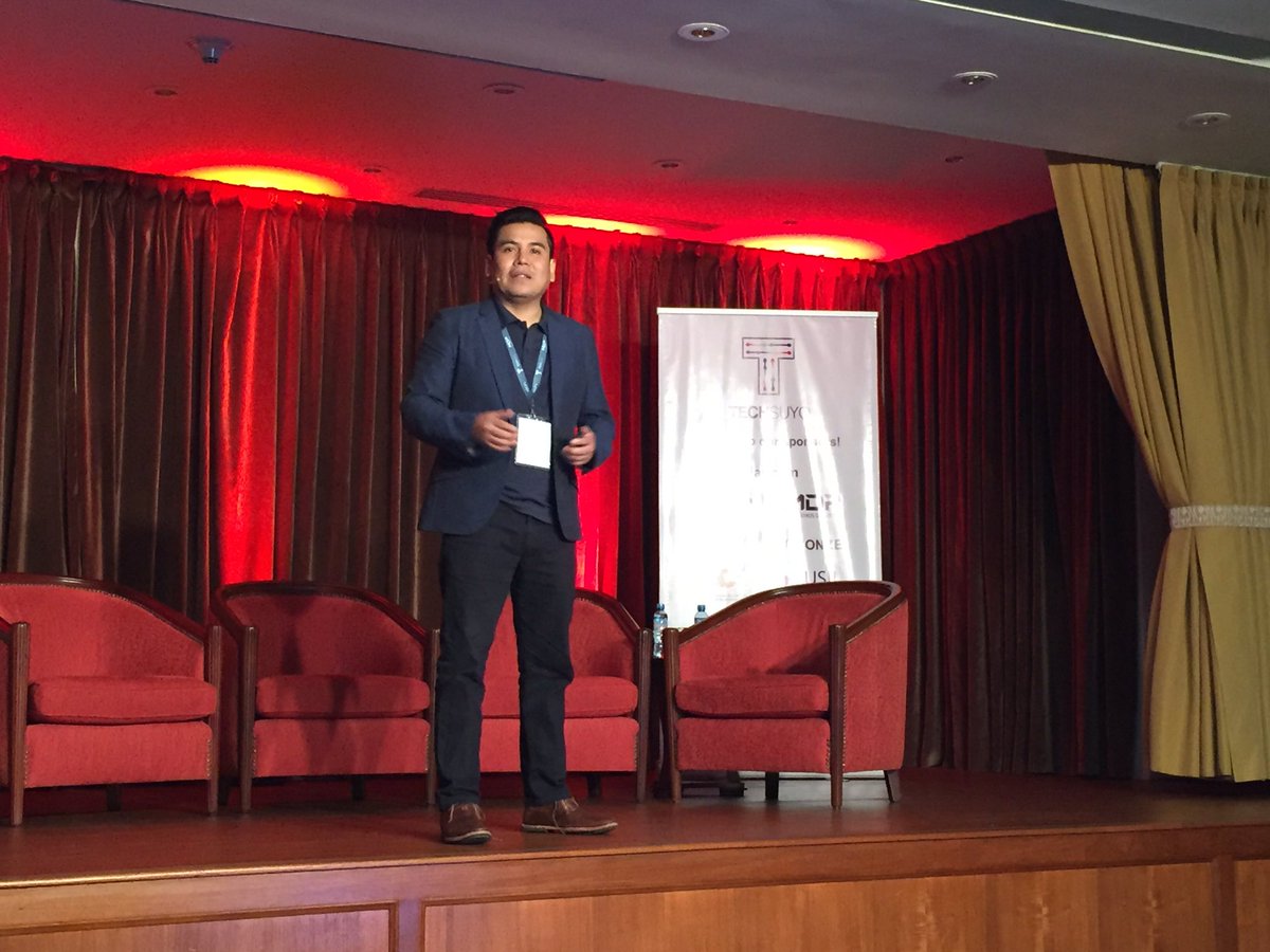 Tecnologia21com's tweet photo. "El problema de la Inteligencia Artificial es que toma decisiones por nosotros”; Omar Flores - Capital One. #TechSuyo #TechSuyo2019 #SiliconValley https://t.co/ewlau9c44f
