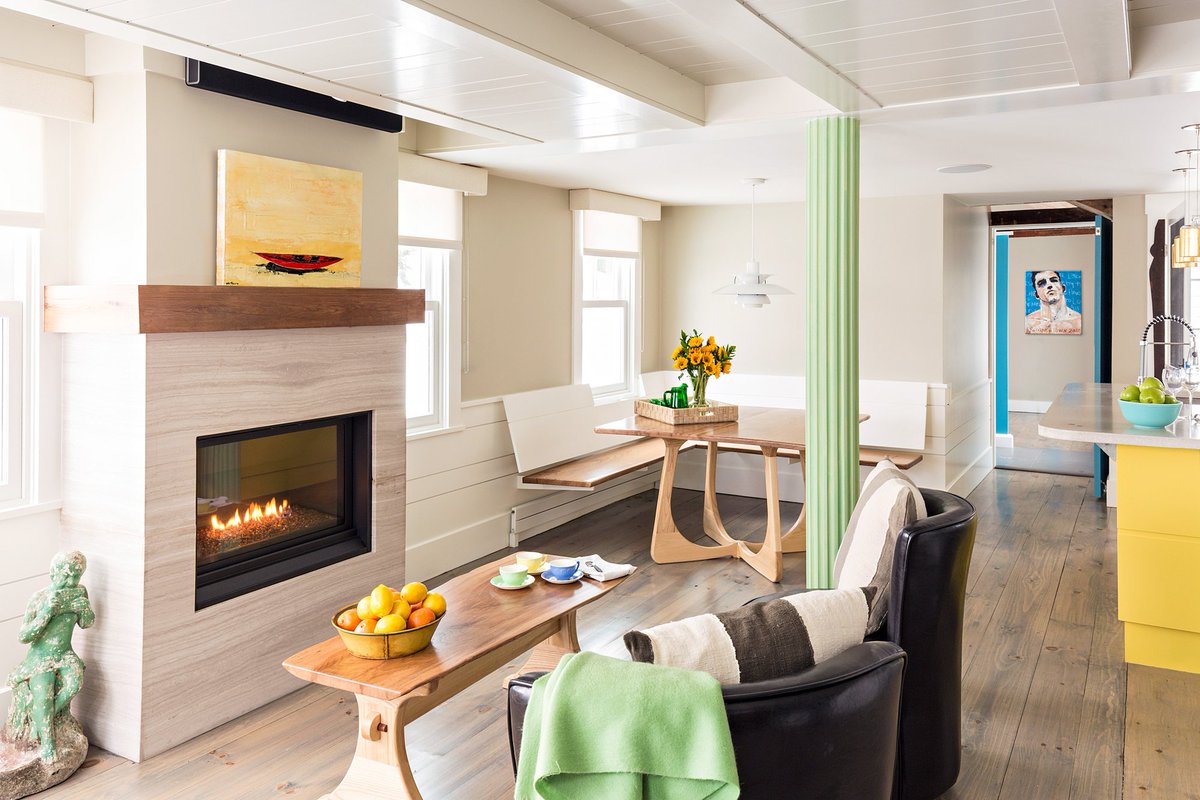 bArchStudio's tweet photo. This Provincetown home features a bright color palette and flourishes with stunning yet simple details. #Cape #CapeHome #Provincetown #Bright #ColorPalette #Details #DesignDetails #Kitchen #VacationHome #NewEnglandArchitect #Ptown #CapeCod #Architect #BrightColor #CapeCodHome https://t.co/5uucEqyUg0