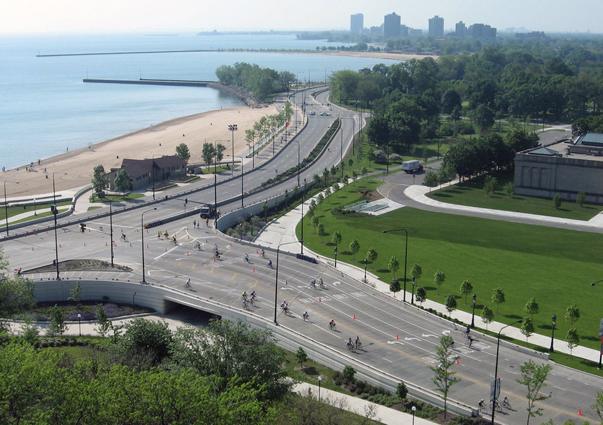 TGDAinc's tweet photo. In celebration of our 20th anniversary, we are showcasing projects from each year of our practice. From 2004, a rendering of the South Lake Shore Drive Reconstruction Project. Thanks to all our collaborators for supporting us throughout the years. #tgda #designforlife https://t.co/ydwRRdWipA