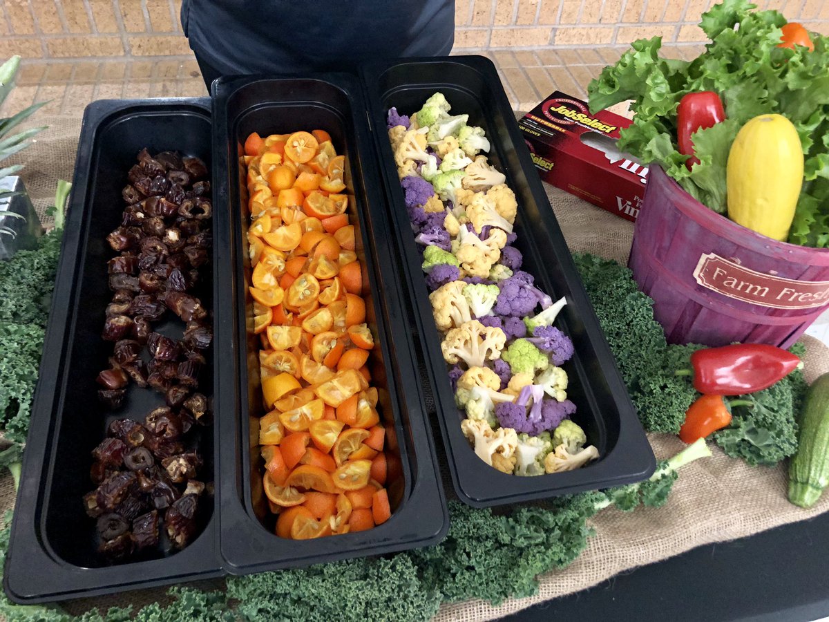 SantoJForteJH's tweet photo. The Farmers Market is at Forte today letting students try fresh fruits and vegetables. They have tomatoes, kiwi, prickly pear, dates, mandarinquats, and broccoli. Great opportunity for students to try new items. #fortepride https://t.co/LvM6Ewr3Dt