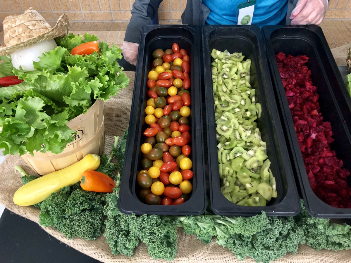 SantoJForteJH's tweet photo. The Farmers Market is at Forte today letting students try fresh fruits and vegetables. They have tomatoes, kiwi, prickly pear, dates, mandarinquats, and broccoli. Great opportunity for students to try new items. #fortepride https://t.co/LvM6Ewr3Dt