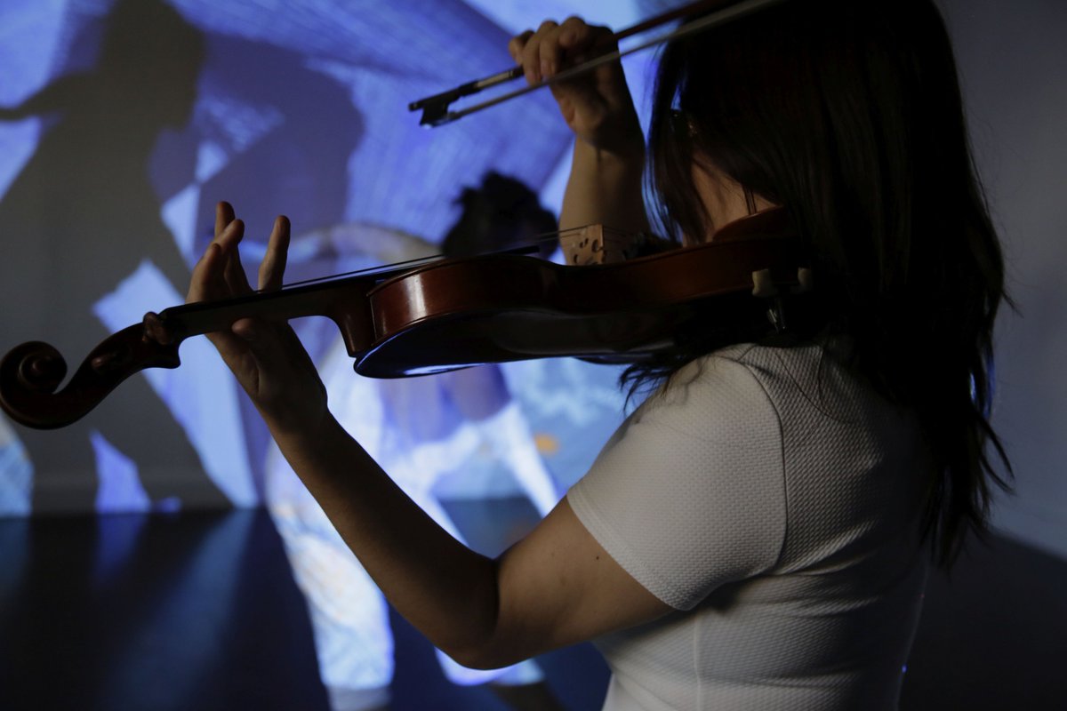 DanceWorksTO's tweet image. We have another #CoWorksTO coming up! Squash Court Collective's 'Mirrors'! Dreamscape w/music, movement, digital painting, featuring Paulina Derbez &amp;amp; @lucybluedance. Apr 25-27 @ The Citadel.
 INFO &amp;amp; TIX danceworks.ca/coworks_event/…
 #DanceWorksTO #CoWorksTO #mirrorsshow2019 #danceTO