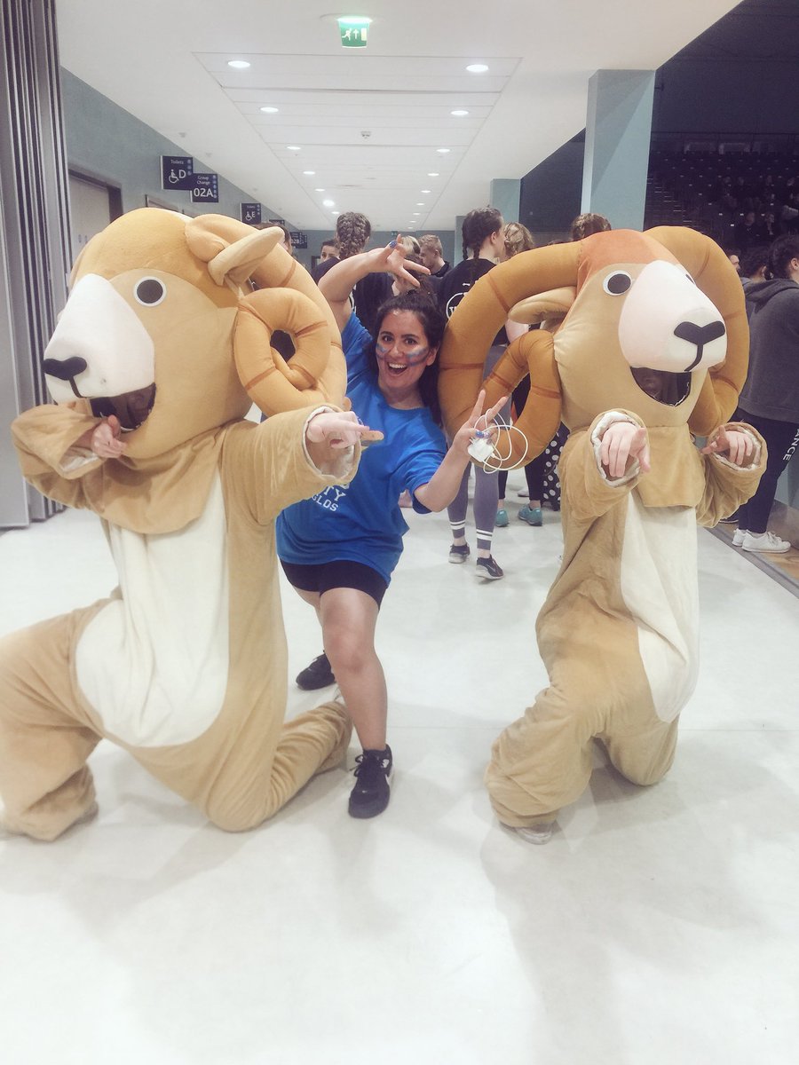 Spot me enjoying myself on day 2 of varsity with <a href="/yoursupres/">SU Luc Brown</a> #ratherbeacheesethansauce!!