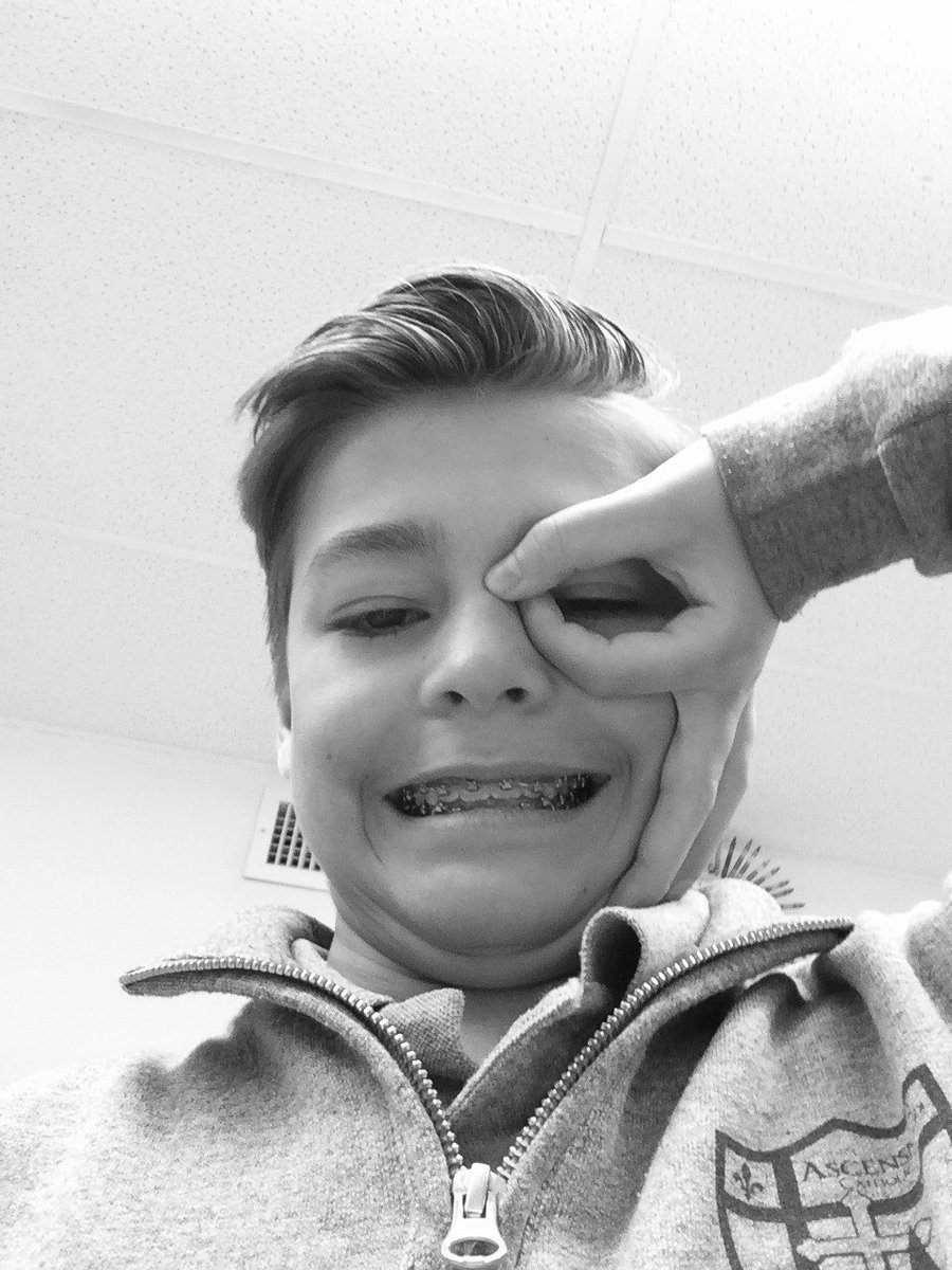 acsARTstudio's tweet photo. The Art of the 6th grade Selfie #selfportraits coming soon! https://t.co/P2xHIrrjSh