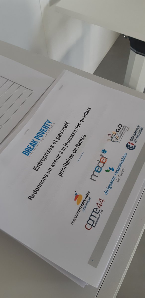 CheppeP's tweet photo. Ce soir #BreakPovertyFondation intervient devant une cinquantaine d'entrepreneurs du @MEDEF44 @cpme44 @CJD_NANTES @CCINantes @REAtlantique @DirigeantsResp sur le thème "Entreprises et pauvreté" #jeunes #quartiers Une belle soirée en perspective ! https://t.co/NsKB1OgVKV
