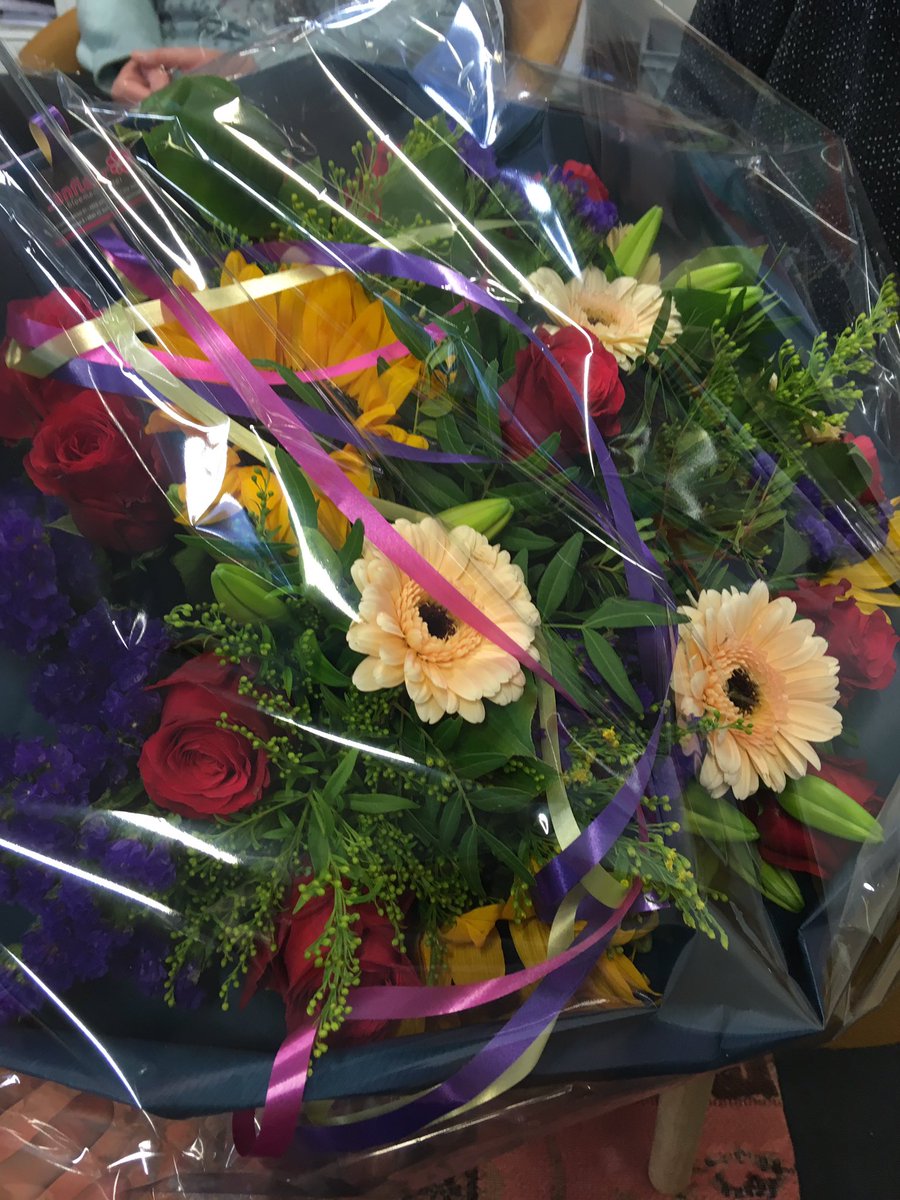 Onze orthopedagoog Meinke viert haar 12,5 jarig jubileum bij het bureau van ons SWV. Gestart bij het oude SWV en sinds 2014 ook een onmisbare kracht voor passend onderwijs in onze regio #feestje #keepupthegoodwork