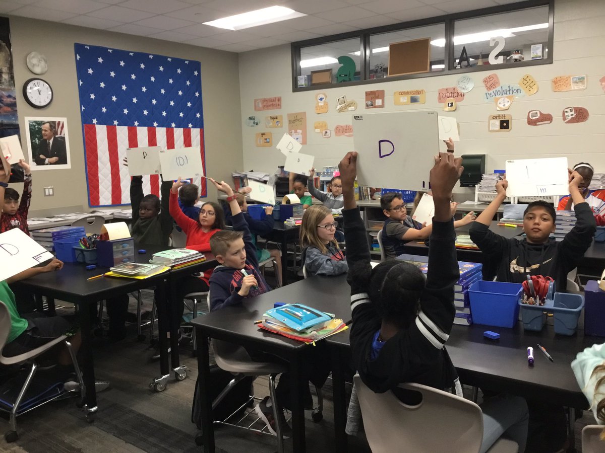 PAustinScience's tweet photo. Social Studies Reconstruction review game. #ClarkConnects https://t.co/PovH2GCRLD