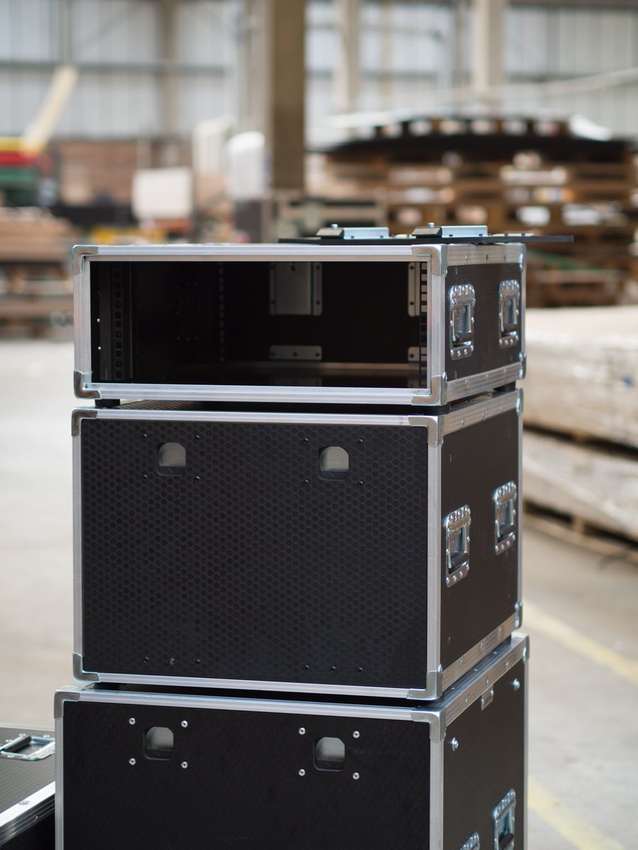 Flightcase_WH's tweet photo. our new pro-quality touring grade slam racks are going make your life a lot easier, click here to see how ➡️ https://t.co/UmpUWIo44m

#flightcase #flightcasewarehouse #dj #djlifestyle #djproducer #clubdj #audio #audioengineer #audioengineers  #lightingshow #audioengineering https://t.co/BHW6ENgn7C