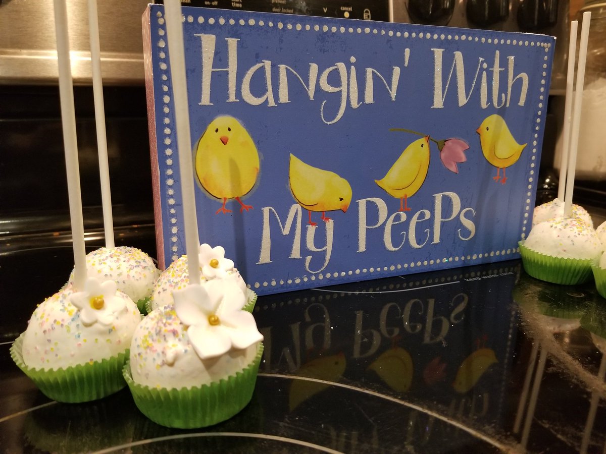 StardustVN89's tweet photo. #spring has sprung #Easter #eastercakepops #Vanilla #CandyMelts #sprinkels #stardustdelights #homemade #delights #fromscratch #sweets #treats #miamibaker #baker #desert #deserts #delicious #Twitch #Food #creativeminds #StardustVN89 #Twitchfollow #Follow #stream #Twitch2019 https://t.co/DUxXInclF7