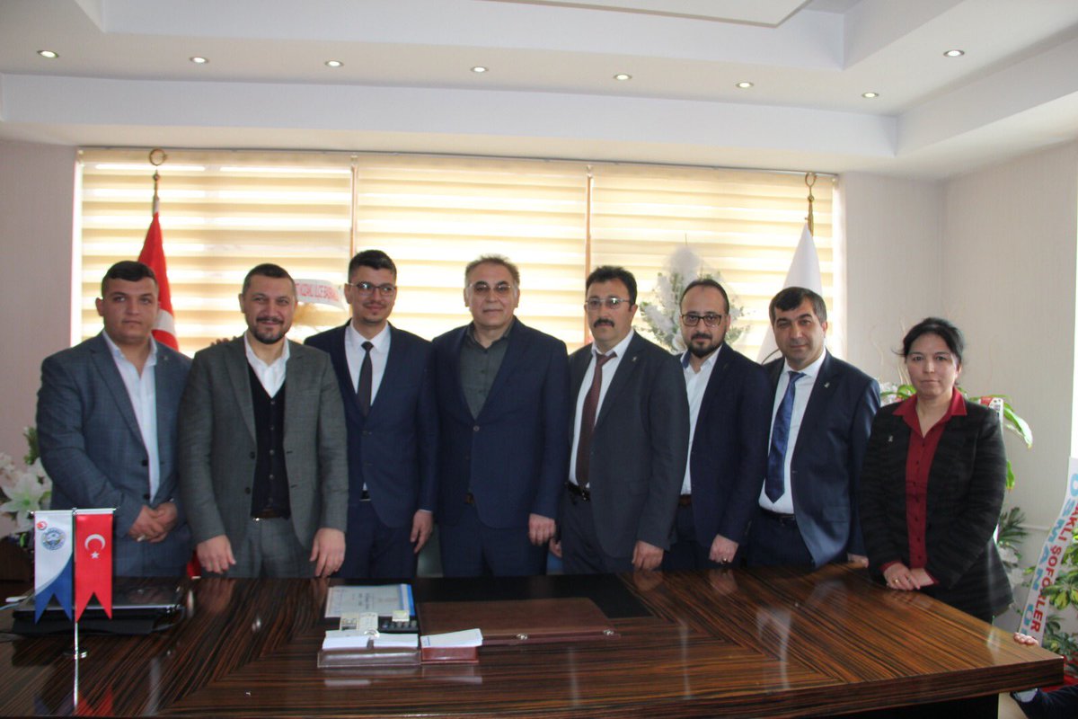mustafacicekli's tweet photo. Kozaklı Belediye Başkanımız Akif Kabukcuoğlu @AkifKabukcuoglu bugün mazbatasını aldı ve görevine başladı çok şükür. Rabbim yolunu açık yükünü hafif eylesin. Adaletini keskin,hayırlı uğurlu olsun. @avyanar @kulmustafa77_ac @yucelmenekse50 #AkParti #Akpartinevşehir #Akpartikozaklı https://t.co/d3x1V0YtLM