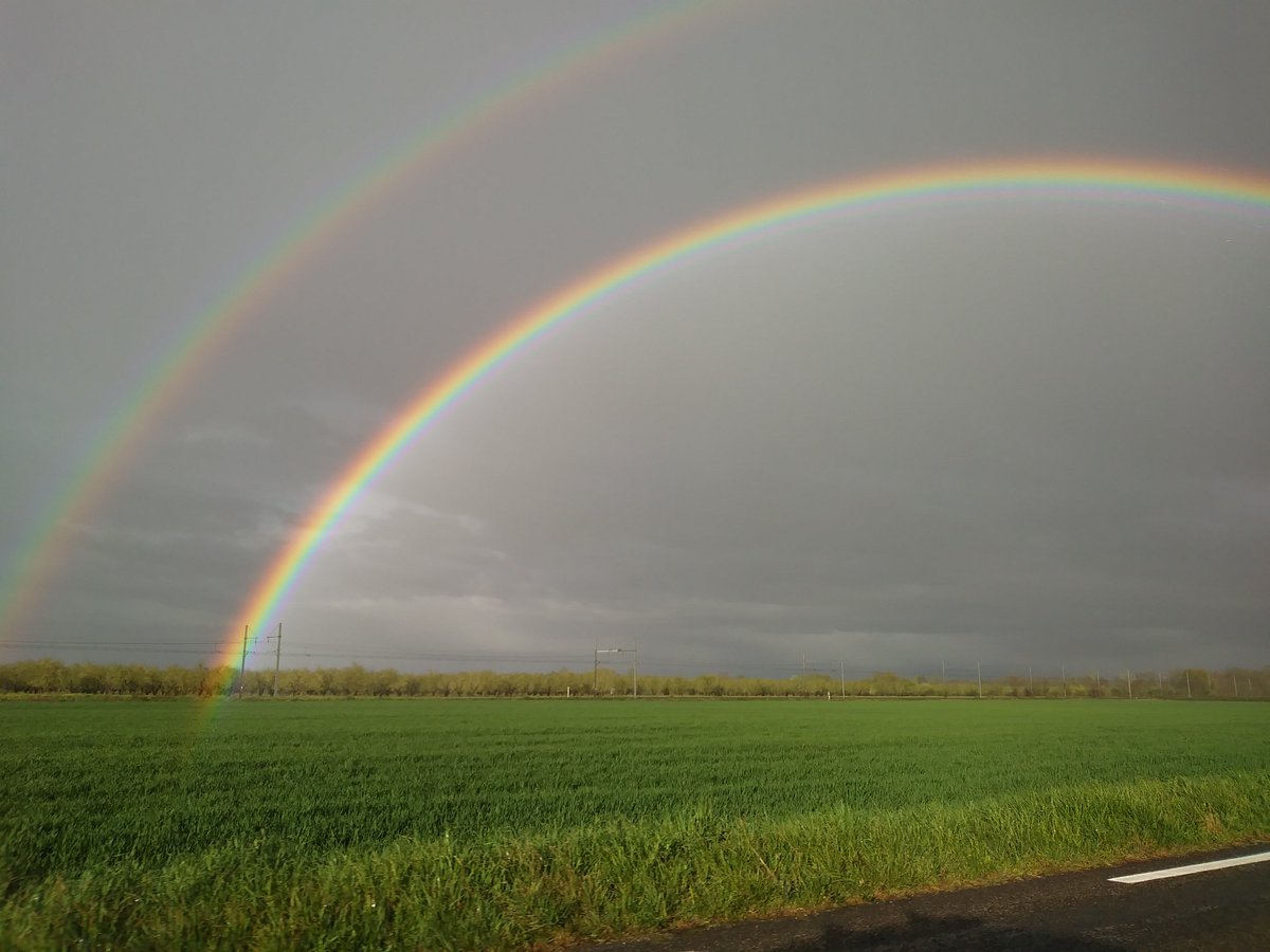 dtag82's tweet photo. #Giboulées d'#avril 🌈
#LavilledieuDuTemple #TarnetGaronne #Occitanie  #France @meteofrance @meteo_82 https://t.co/C3PqmnqhV9