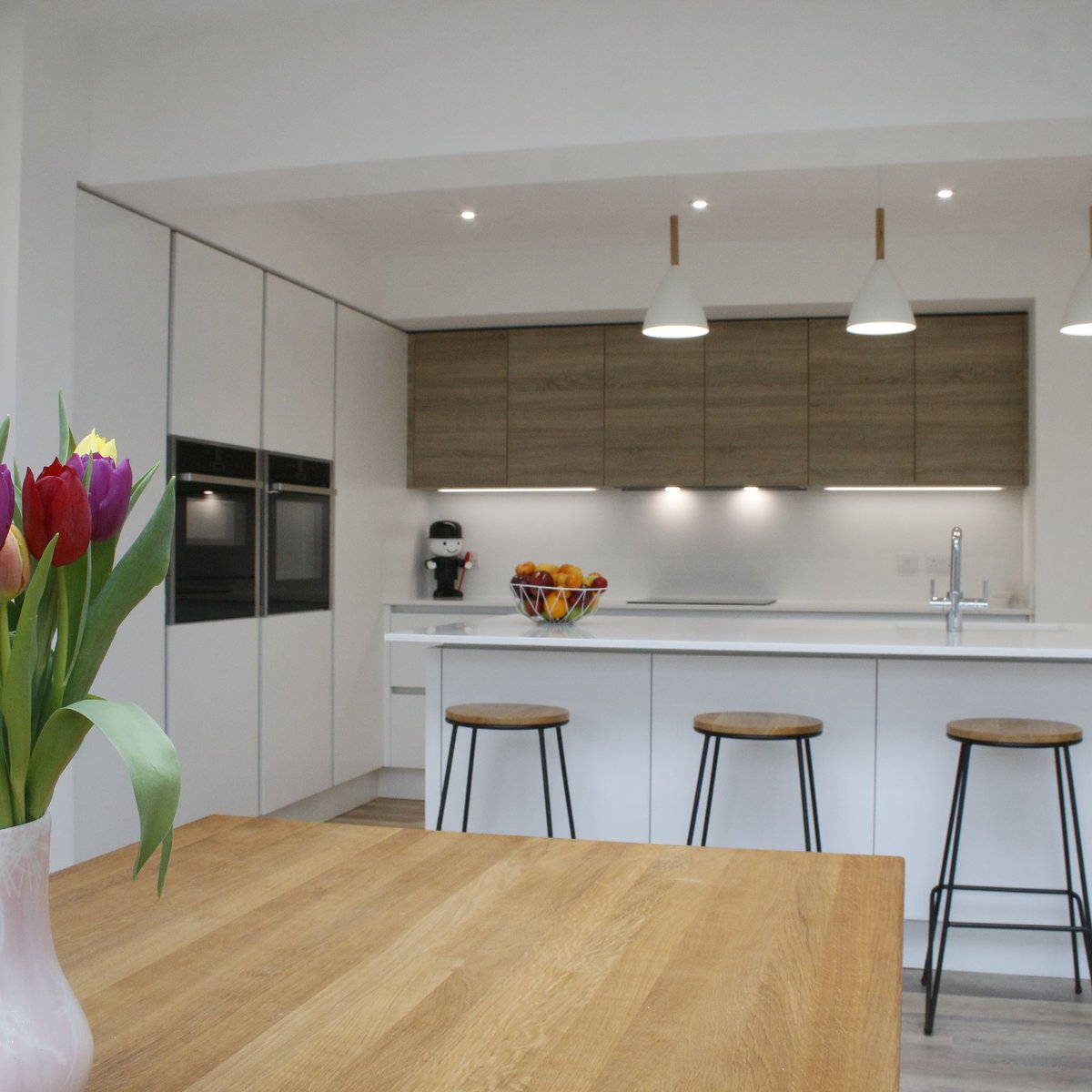 InputKitchens's tweet photo. @SNCollection @NeffAppliances #truehandless #modernkitchen . A recent kitchen in Porter Matt white with quartz worktop. https://t.co/WSbQB5yGJC