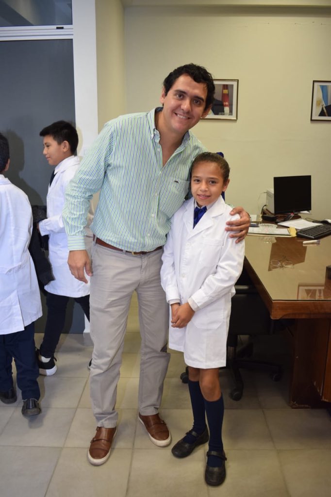 solisg79's tweet photo. #Hoy desayune con alumnos de 6to grado de la esc Pachi Gorriti. Otra linda experiencia con niños de la ciudad, quienes participan activamente de una enriquecedora charla. Gracias directivos y maestras por hacer posible este encuentro @UrtubeyJM @aniberruezo @juleon7 #HayFuturo https://t.co/Xj22GjBbDu