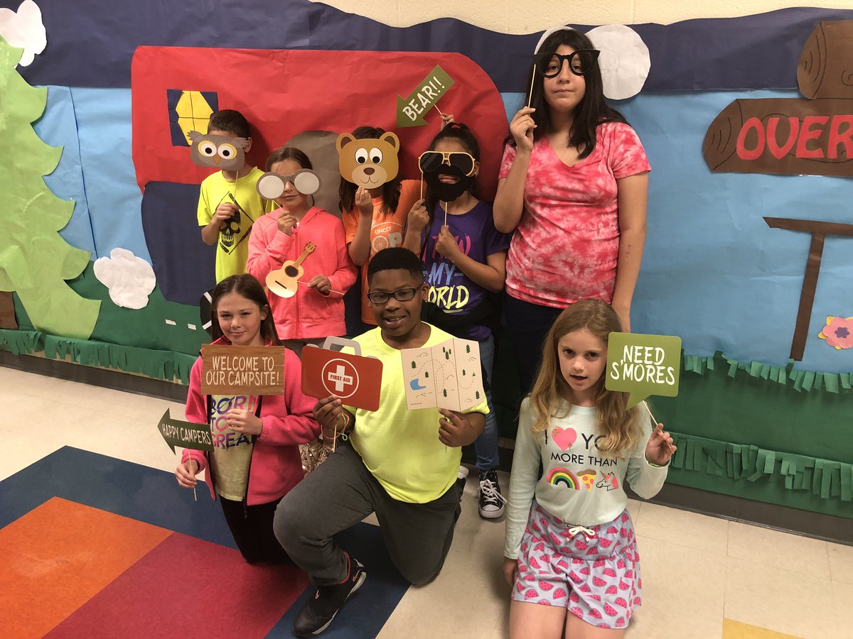 DesireeBlunt2's tweet photo. Our writing is so BRIGHT!! #Ott15Years #campwritealong https://t.co/PvH1GwpE5R