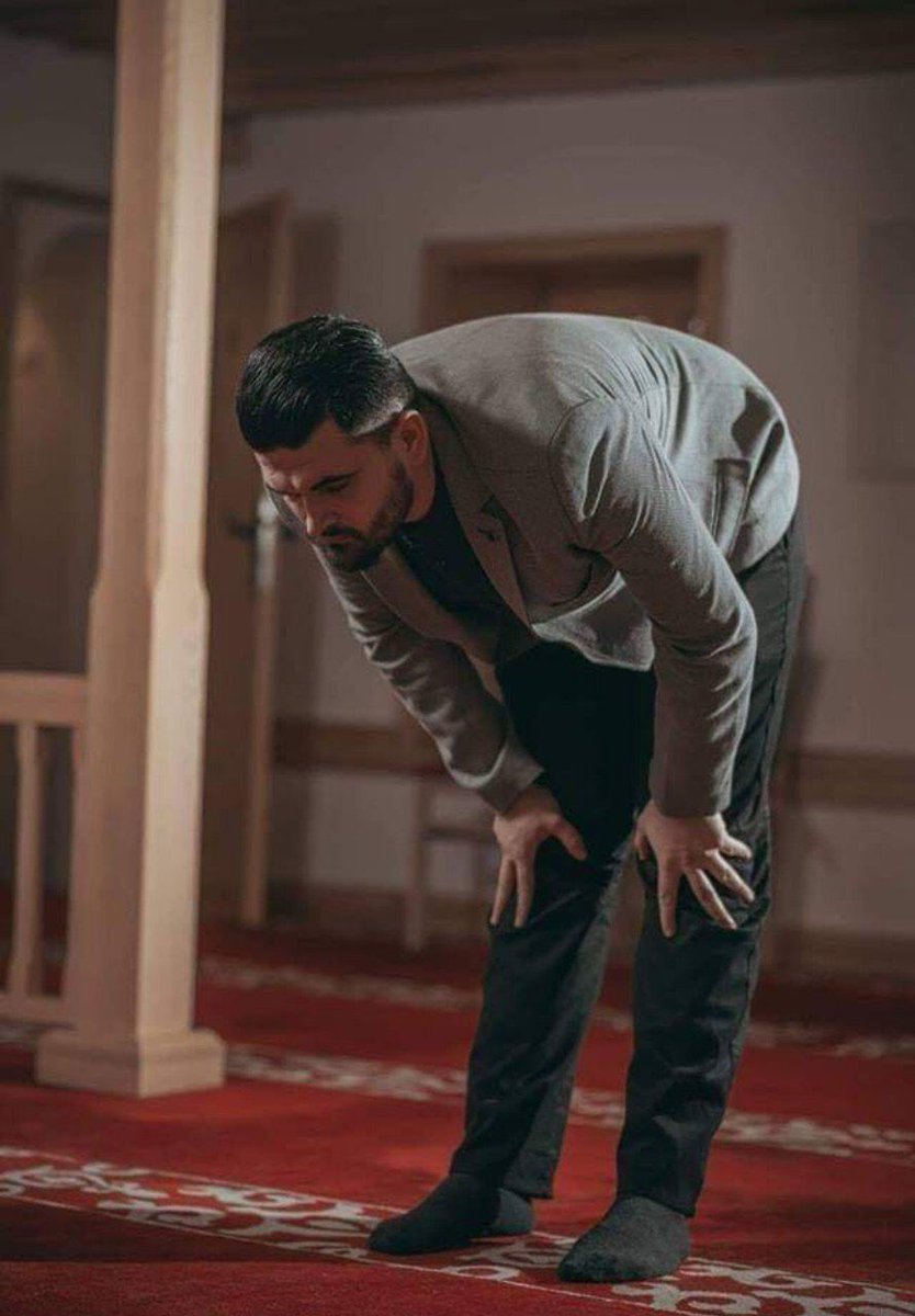 اللهم هب لي قلبًا لا يتكاسل عن الصلاة ولا يؤخرها . . . ❤