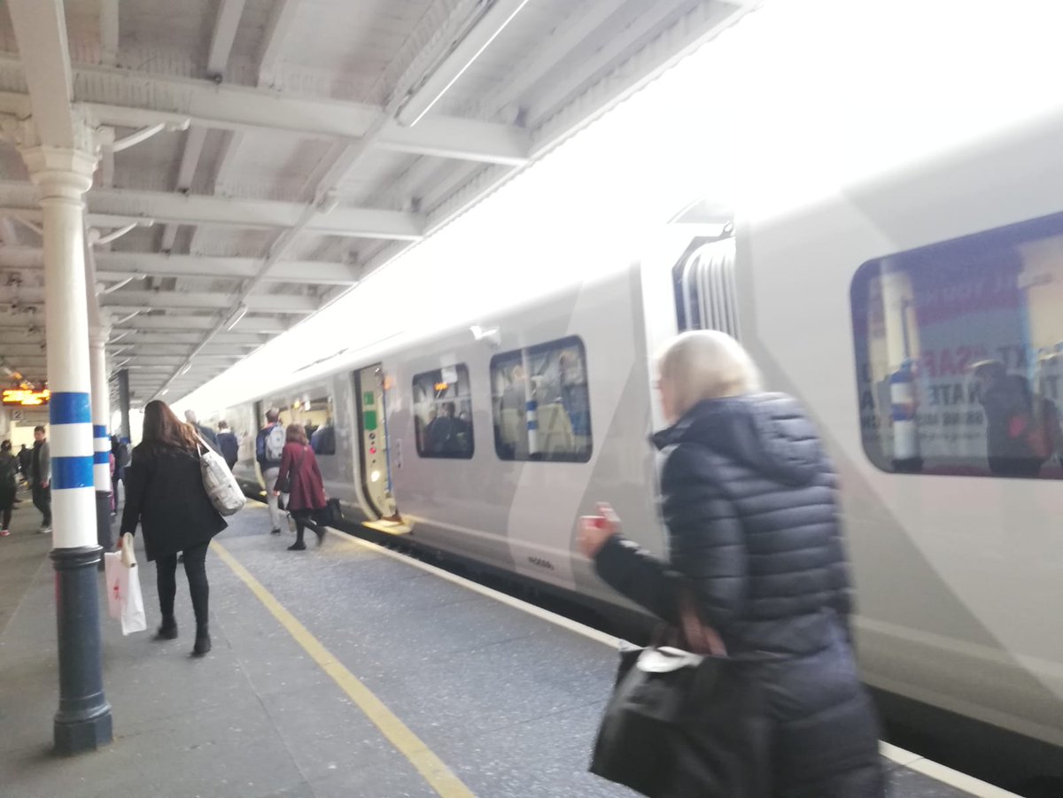 Geospatialauren's tweet photo. Finally got on my first new @GNRailUK  train Class 717. For the first time EVER I didn't feel squished on my commute home! 

#class717 #GNRail #Train https://t.co/SRGVK9ayN1