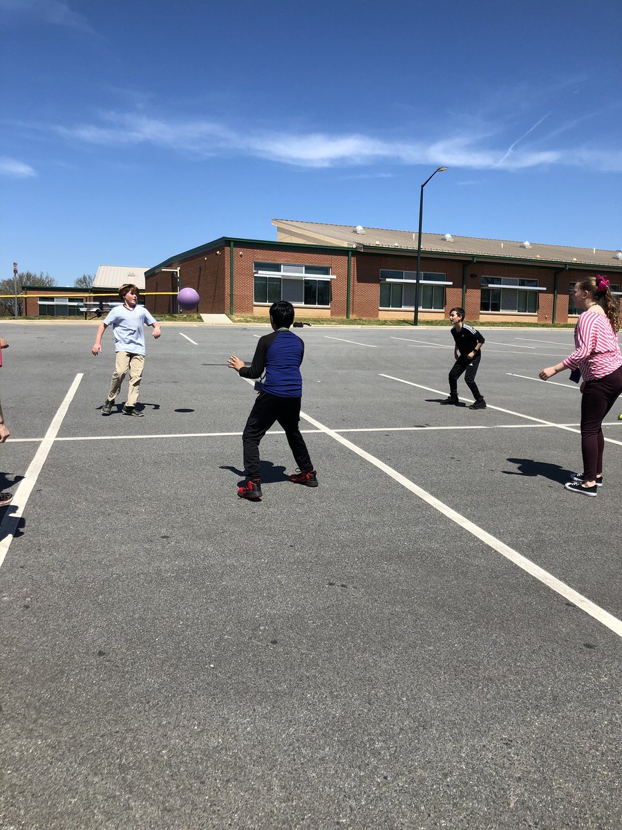 MsZaccour's tweet photo. Kids are enjoying the beautiful weather today☀️ @wrodell35 #WeROdell https://t.co/41CX8NTnMR