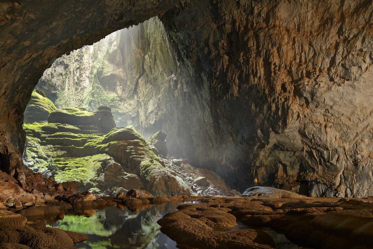 Dani Parker on Twitter: "Ojalá ir a Son Doong, la cueva más grande del mundo. La descubrió un granjero por casualidad hace 28 años en Vietnam, pero hasta 2009 no fue explorada