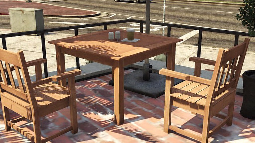 Terrace seats are available. Come and enjoy the sun shining on our Tea House.