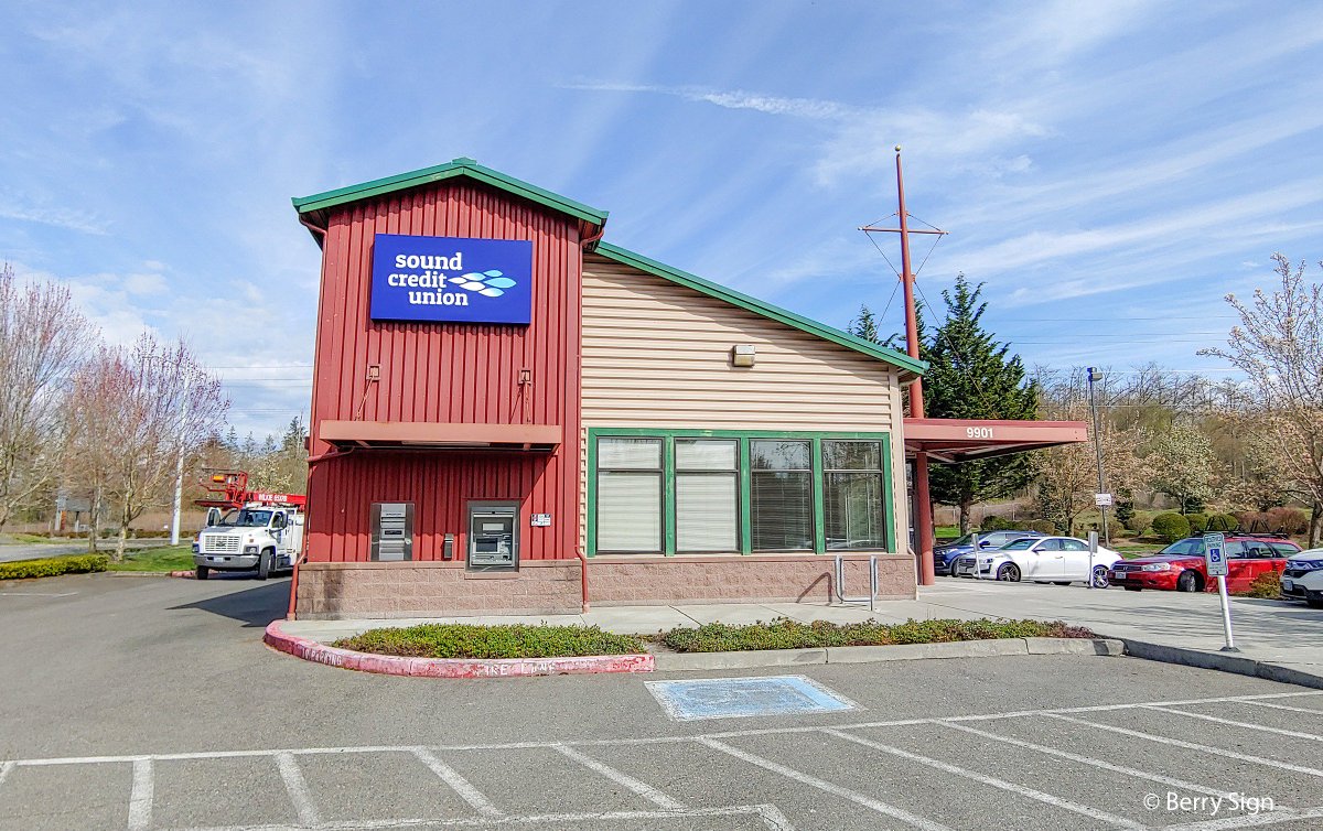 berry_sign's tweet photo. Look at the new signage for Sound Credit Union!!! #SoundCreditUnion #rebranding #customsignage #signage #sign #design #oneofkinddesign #vinyl #fabrication #cabinetsignage #welding #illuminatedsigned #installation #installers #signinstaller #signfabricator #berrysign https://t.co/cloGcdxyYT
