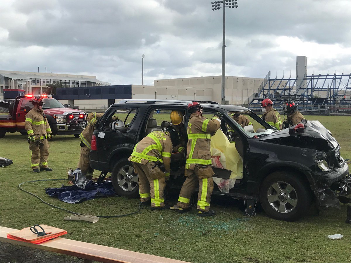 thecityofwpb's tweet photo. Today is Vision Zero Day in WPB! Earlier today, Vision Zero WPB and a variety of community partners hosted a crash reenactment with student actors at Forest Hill High School in an effort to raise awareness of dangerous behaviors that lead to traffic fatalities. #visionzero https://t.co/ZEOxXbY91a