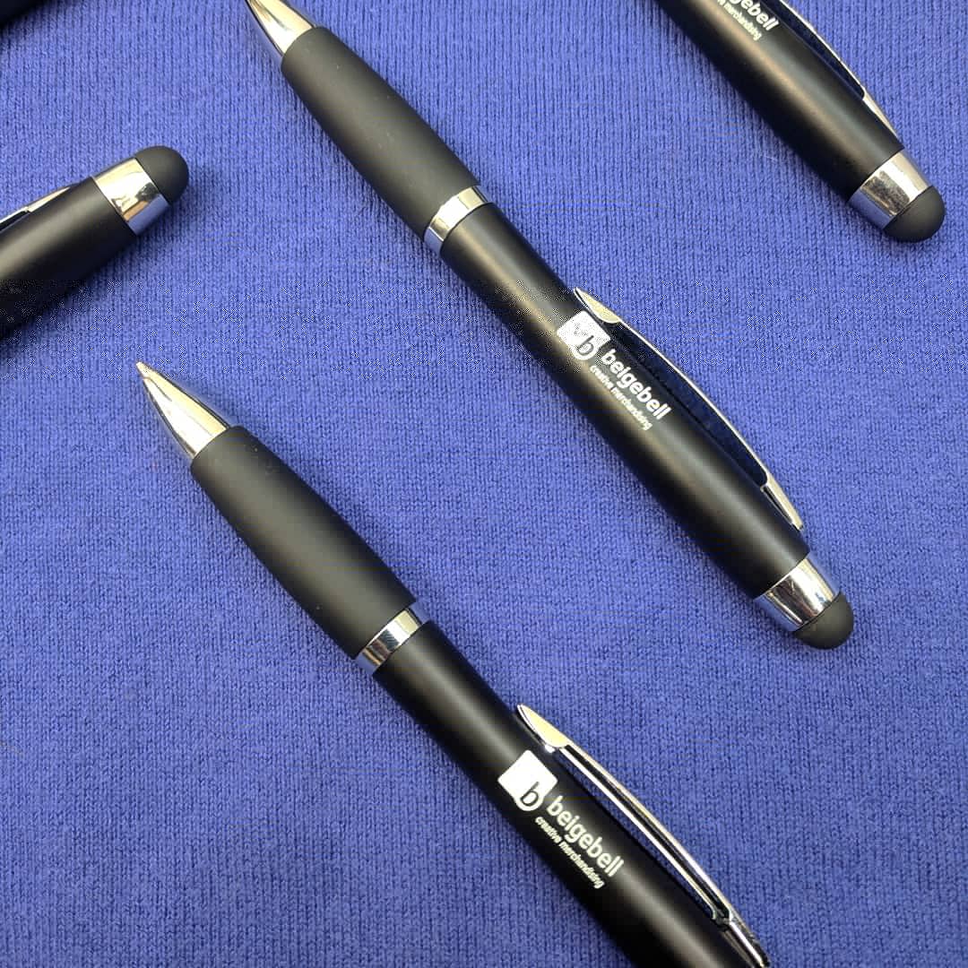 beigebell's tweet image. How boring are plain old pens?! 😴 Brighten up your workplace with the iGlow pens supplied by us! 🖊️📋🗃️ A simple click and your brand could be illuminated! 💫✨ #beigebell #creativemerchandise #lightuppen #glowing #illuminated #bedifferent #yourbrandyourway