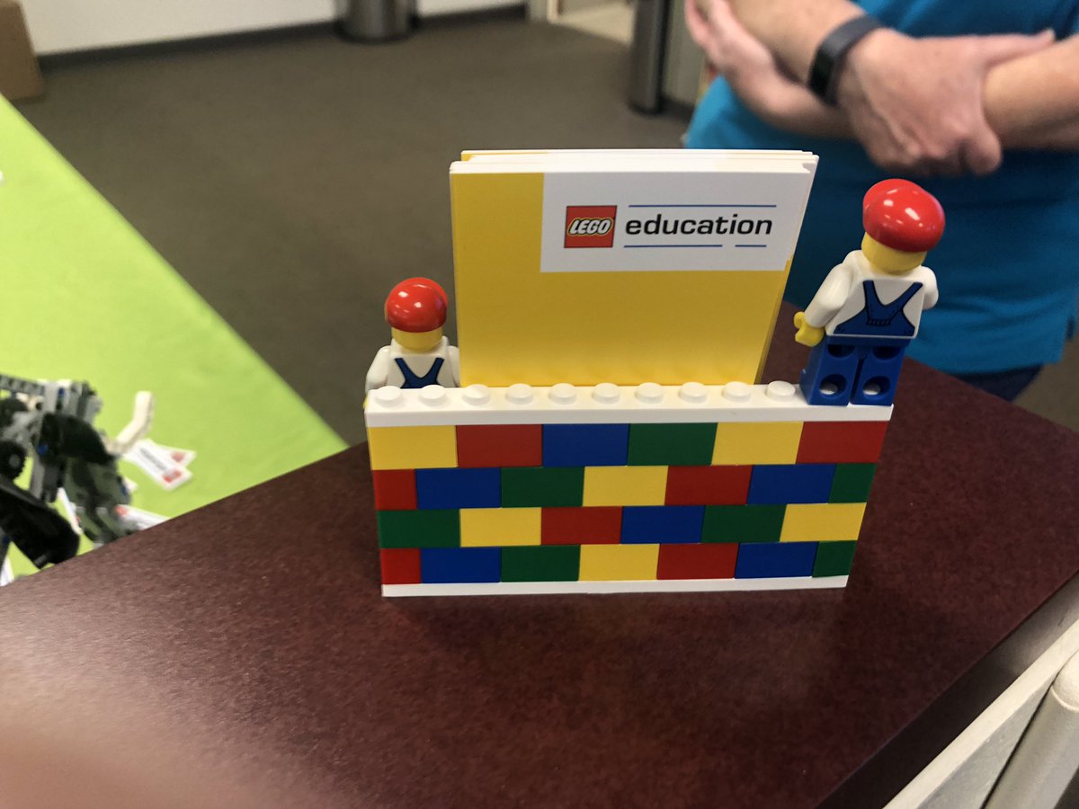 kyonter1's tweet photo. Name card holder 😂 #LEGOIdea2019 #LEGOinCCSD https://t.co/ImEhhICSPR