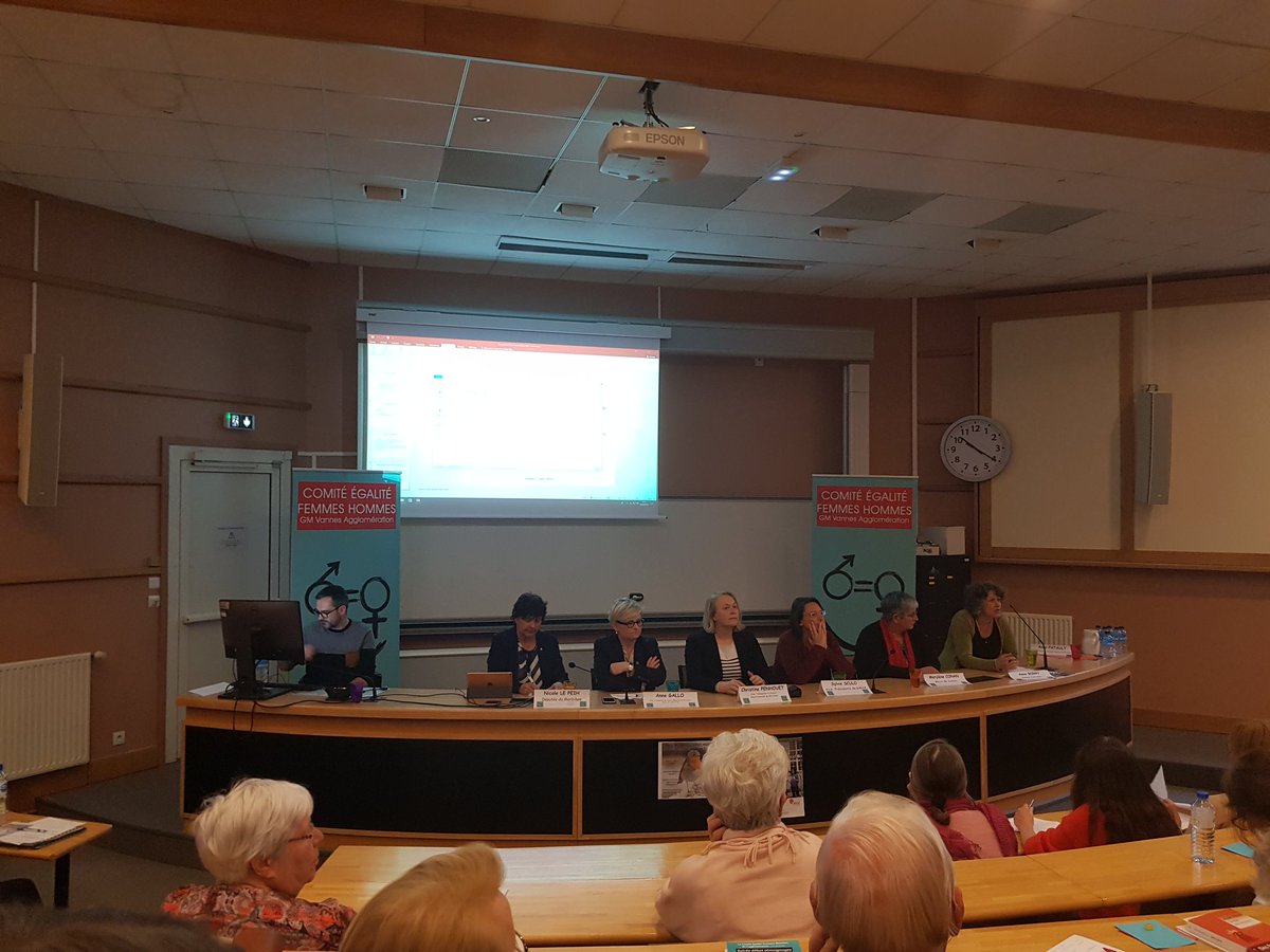 theothomas56's tweet photo. Conférence-Débat au sein de l'@UBS_universite sur l'engagement des femmes en politique, en présence de @NicoleLePeih, @AnneGallo56, @cpenhouet, Sylvie Sculo, Marylène Conan et Anne Baurry !

Un questionnement d'autant + important à l'approche des #Municipales2020 ! 

#UBS https://t.co/Y4xByumgHs
