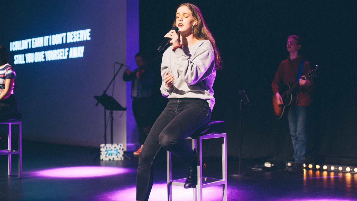 all the earth will S H O U T Your *praise*, our hearts will cry, these bones will >sing< “great are You Lord!”

#worshipwednesday