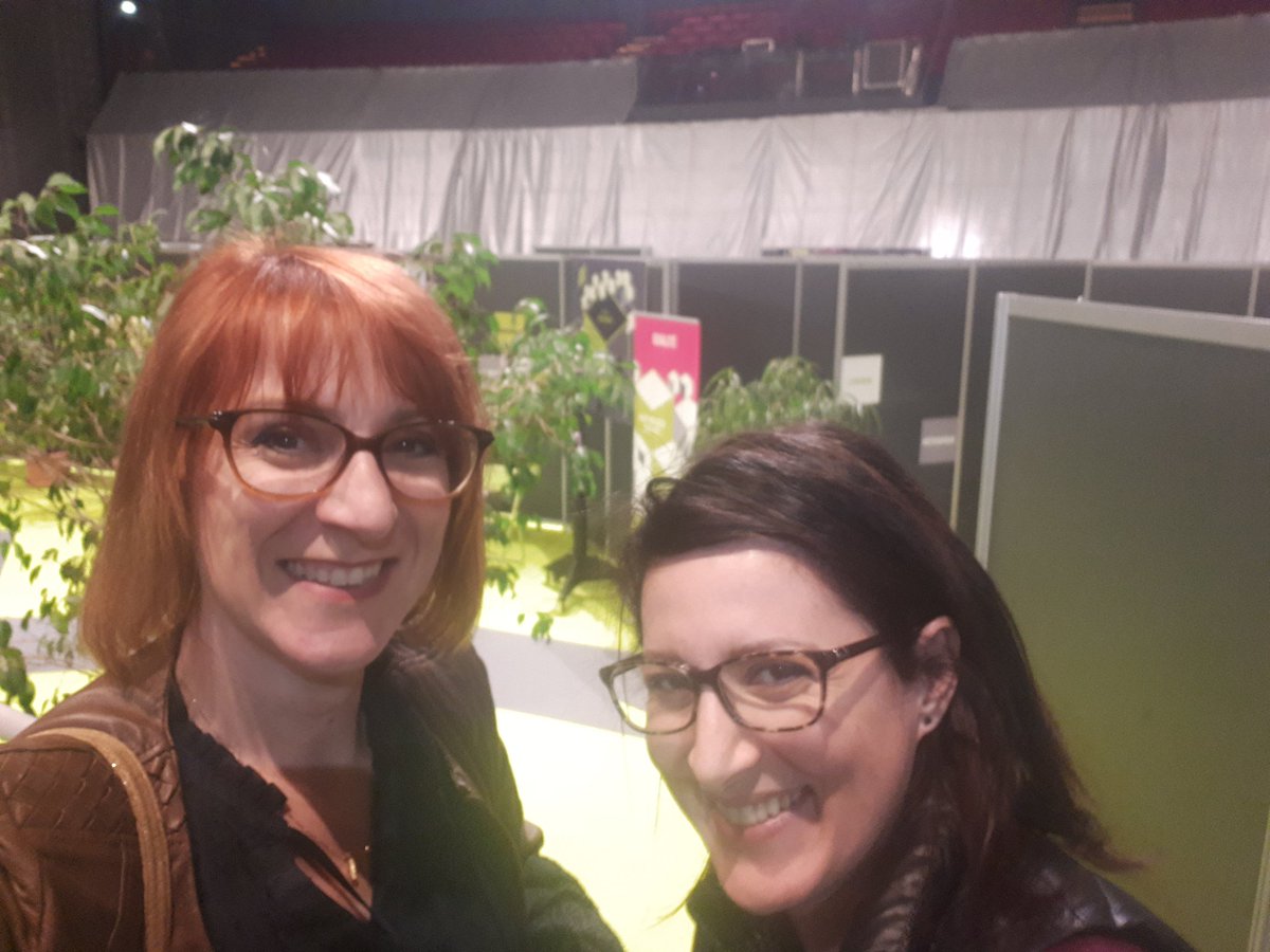 mendes852's tweet photo. Le salon Smile sur Belley met les métiers de l' insdustrie à l'honneur. https://t.co/rp1uPgu1Mc L'equipe du Crédit Agricole Centre Est de Belley a testé et validé pour vous en compagnie de l'Union des Commerçants de Belley. #smile @ca_centrest #belley https://t.co/4JbjlkLOp3
