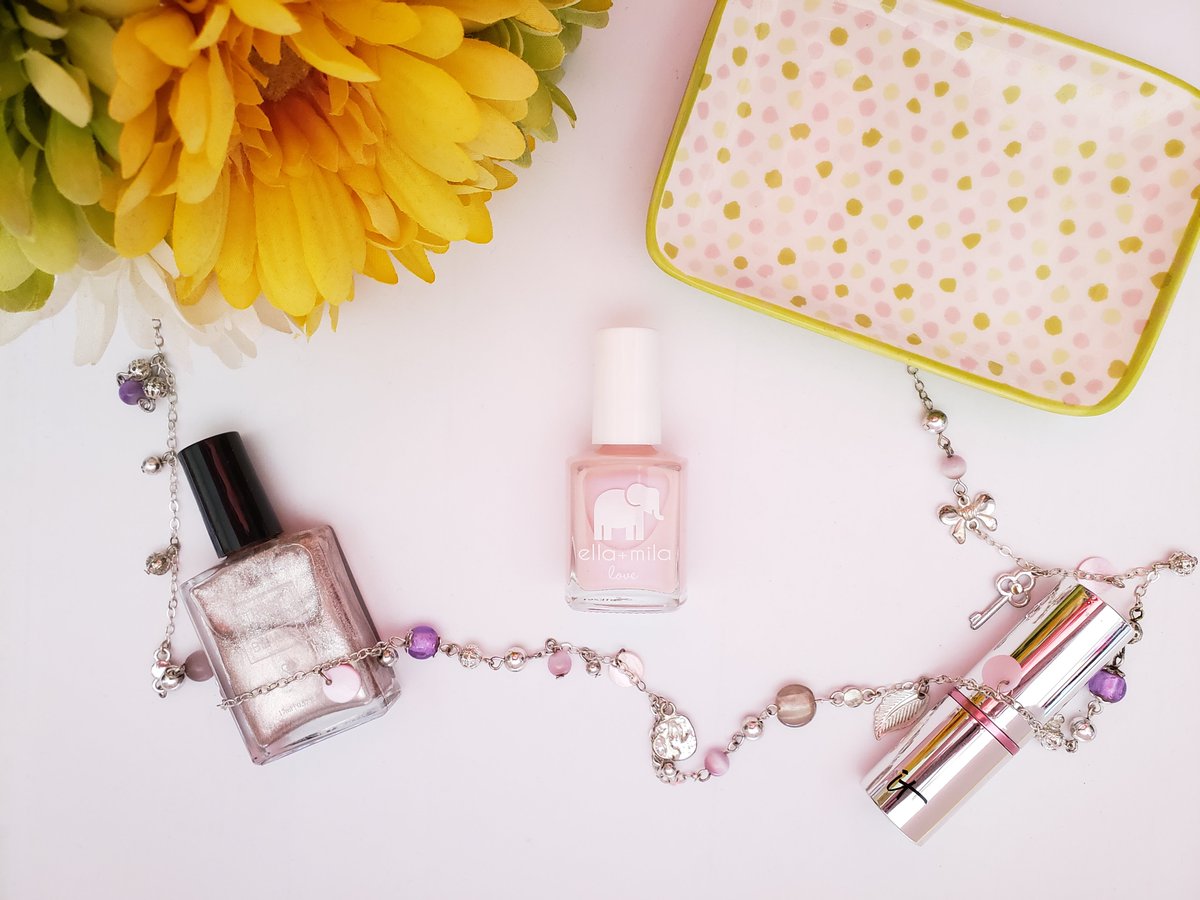tl_tinywishes's tweet photo. 10 MUST HAVE Spring nail colors from @TrustFundBeauty, @ZoyaNailPolish, @butterLONDON, @LONDONTOWNUSA &amp; MORE --> https://t.co/eeqOH59Lzh #beautyblogger #nails #midwestblogger https://t.co/CbYKAvIzQf